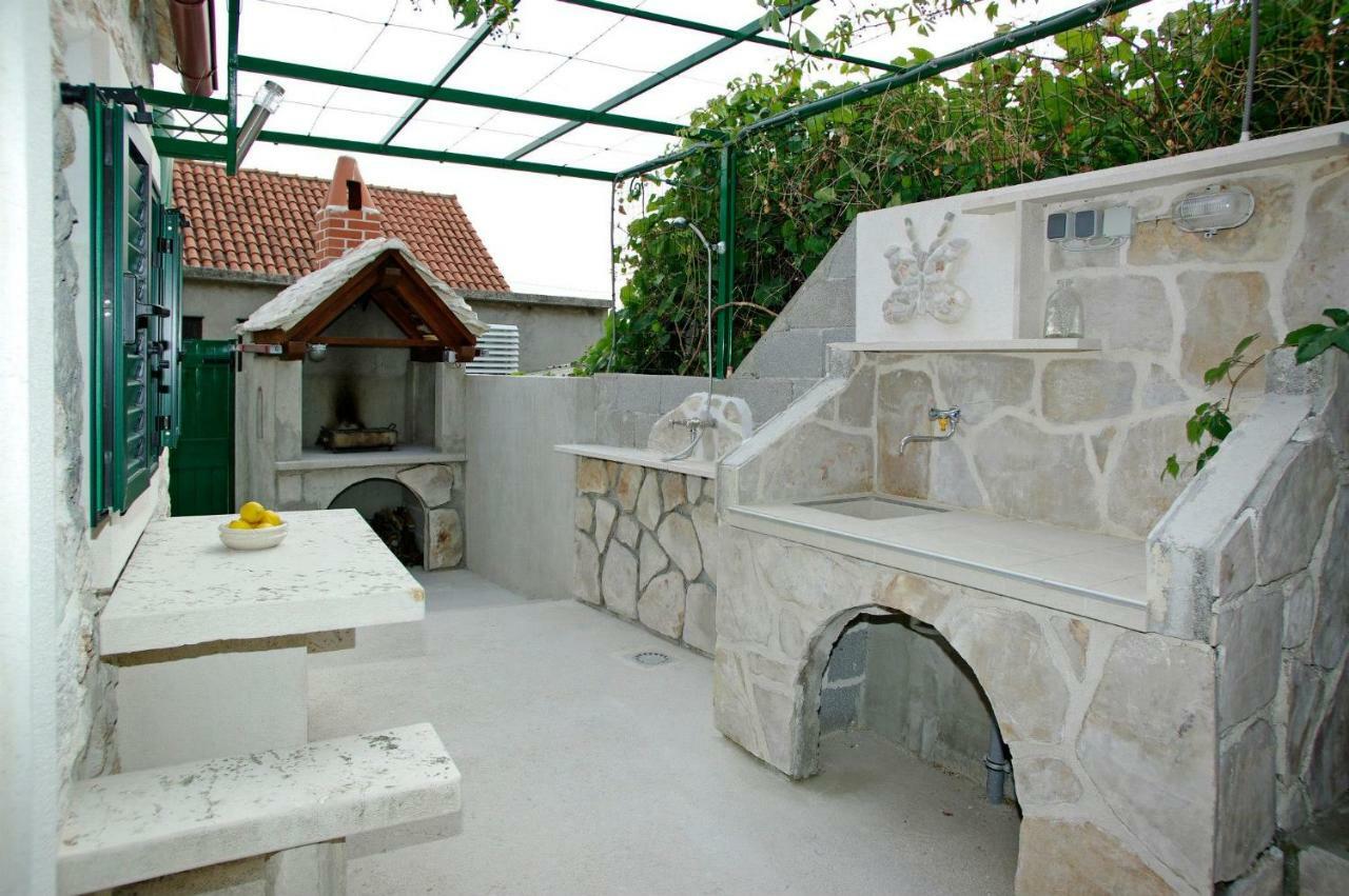 Apartment Menego A2 Bol-Center, Croatia Екстериор снимка