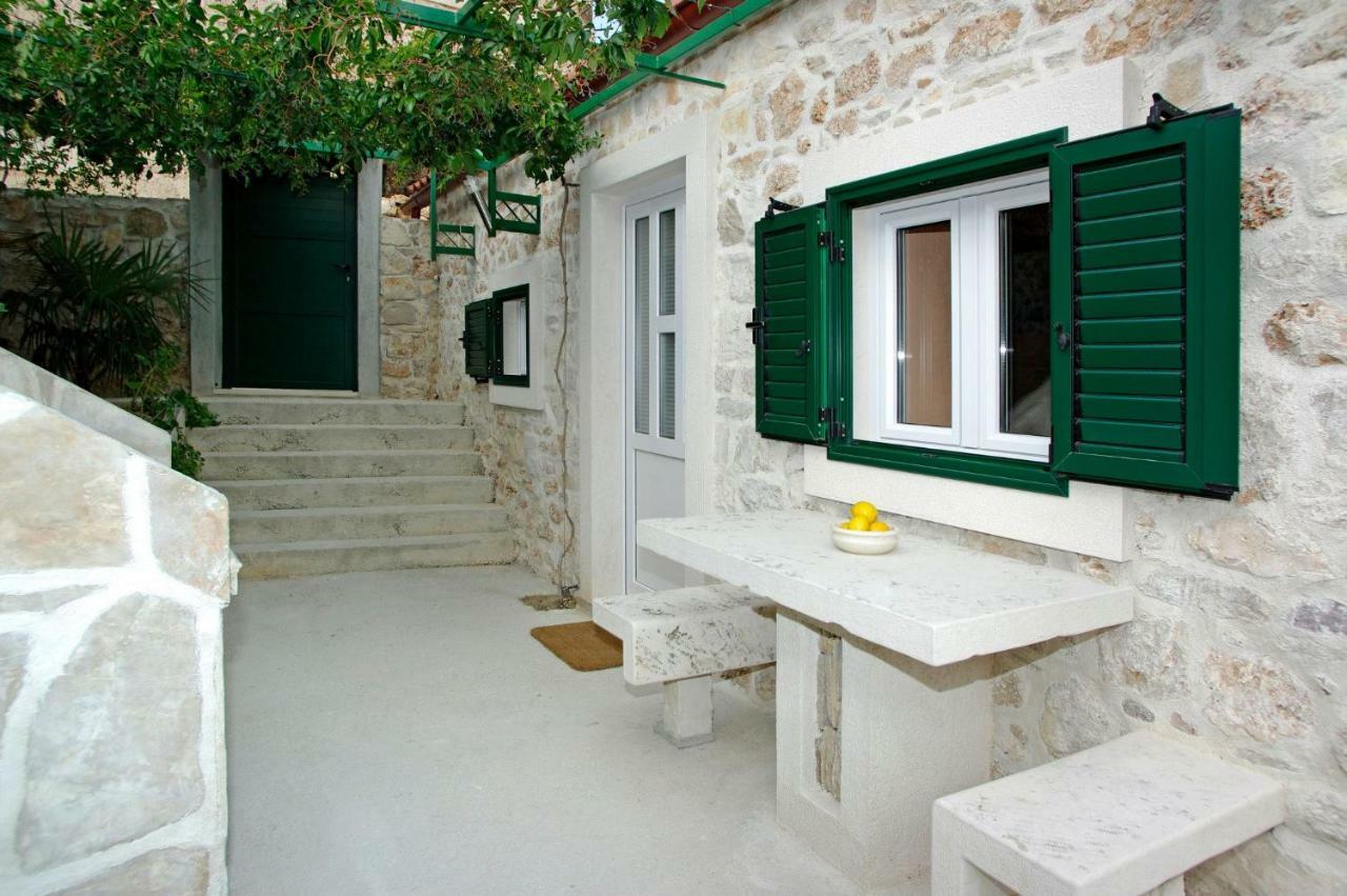 Apartment Menego A2 Bol-Center, Croatia Екстериор снимка